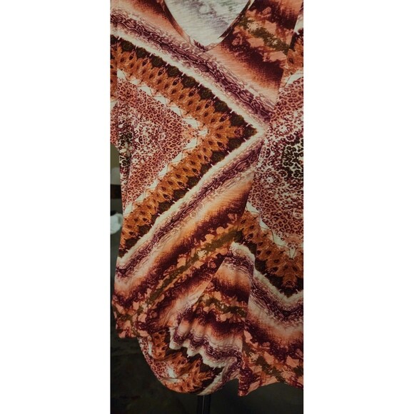 One World Womens Medium Geometric Animal Tribal Print Tshirt Tunic Top NWT B7 - Picture 3 of 6